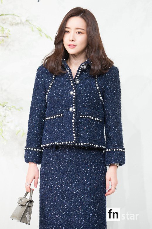 Đám cưới hội tụ toàn sao khủng: Lee Kwang Soo bỗng điển trai, Phạm Băng Băng Hàn Quốc bị mỹ nhân vô danh đè bẹp